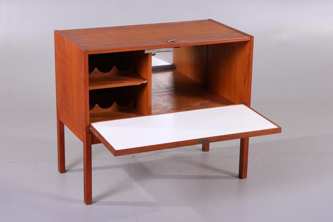 BARSKÅP, med spegel och vinställ, teak.