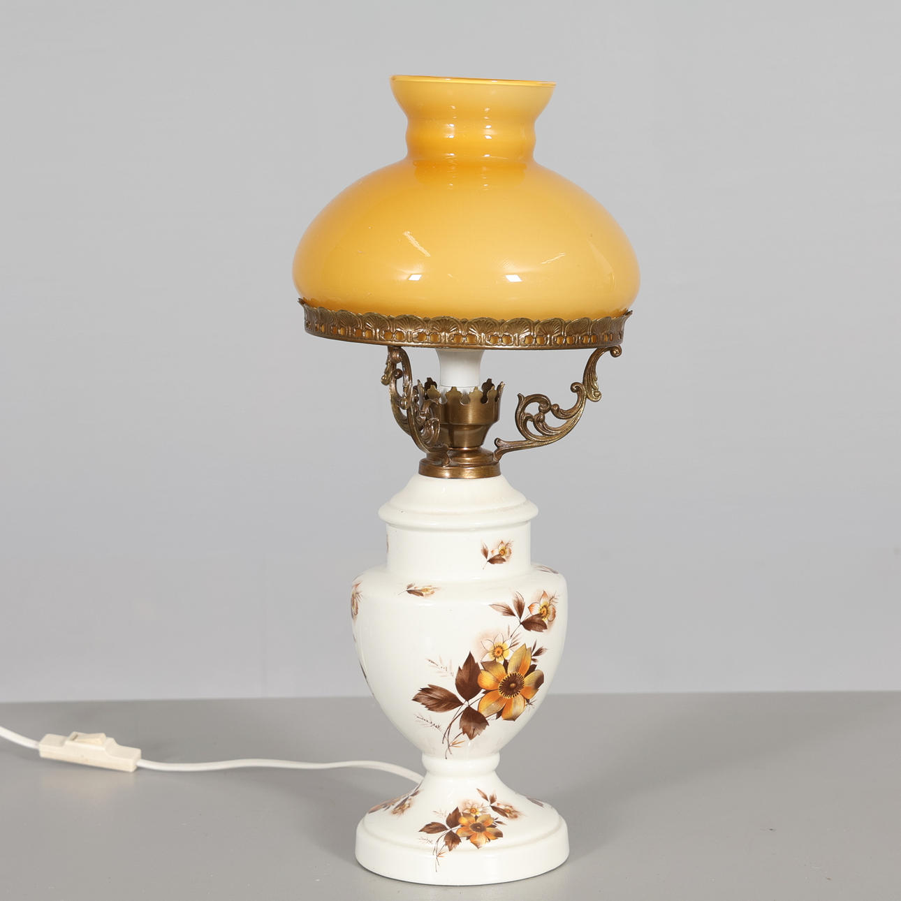 TABLE LAMP, kerosene model, electrified.