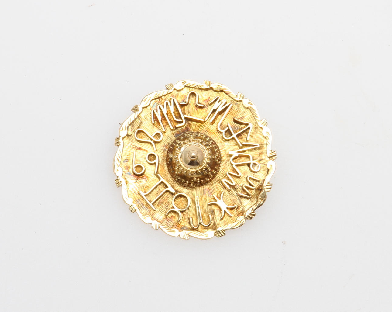 BROSCH. 18k guld, 5,3 gram.