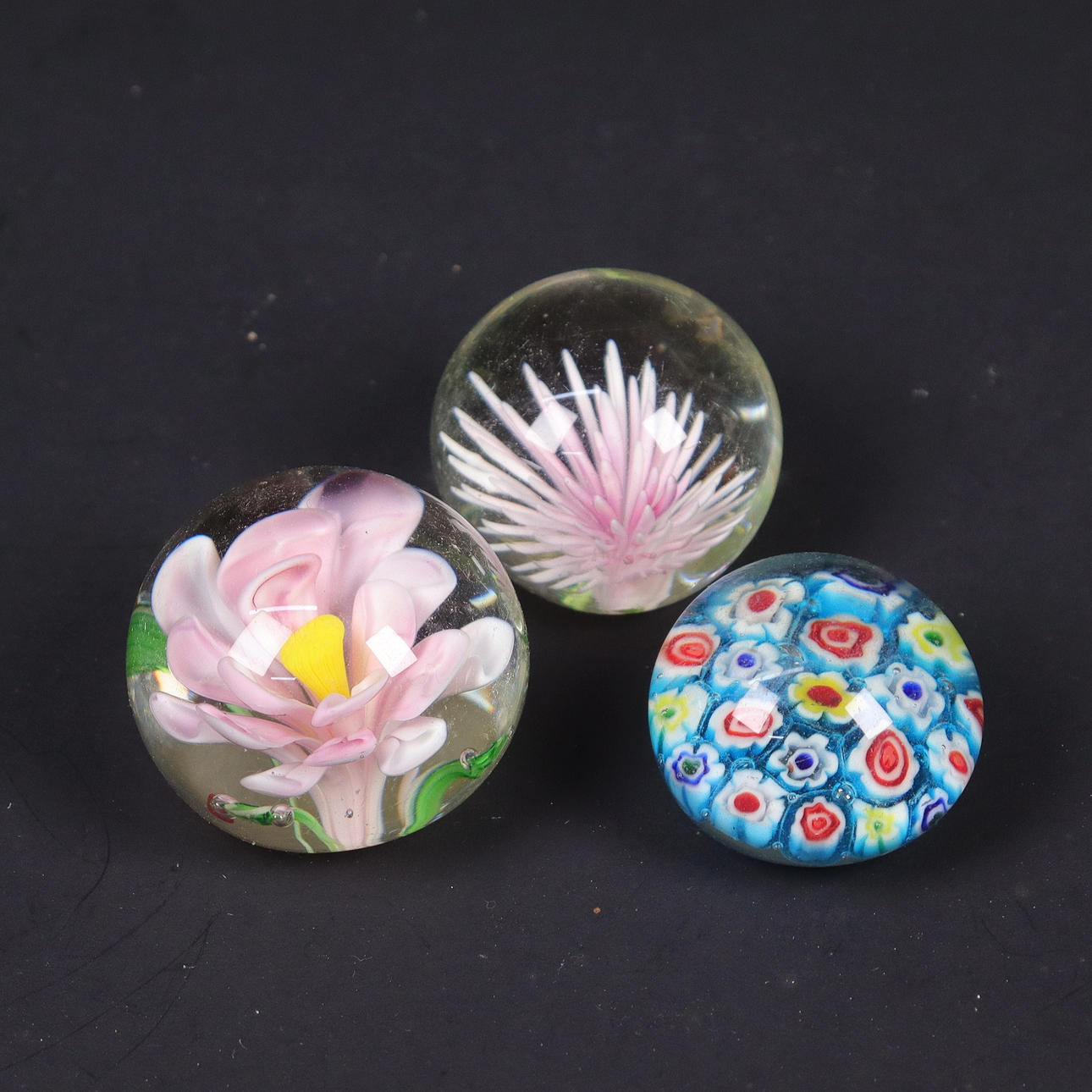 PAPERWEIGHTS, millefiori etc., 3 pcs.