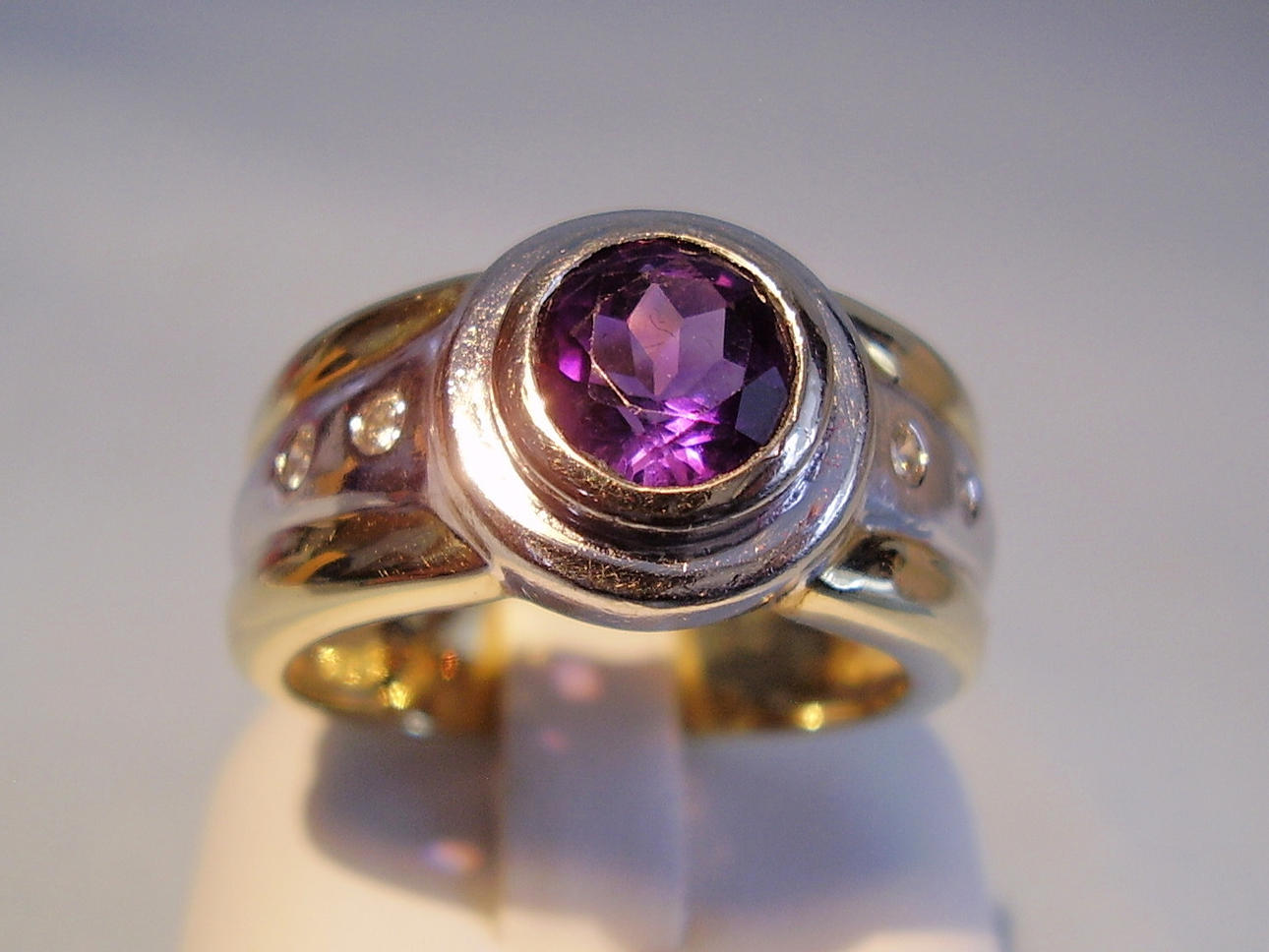 AMETIST DIAMANTRING 14 KARAT.