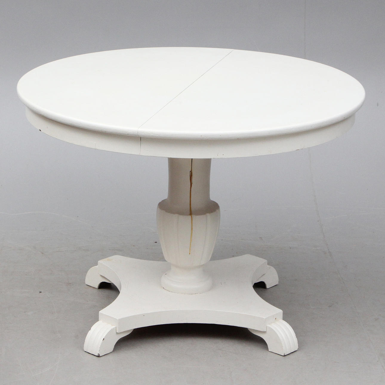 Pedestal table, 1940s, height-adjustable.