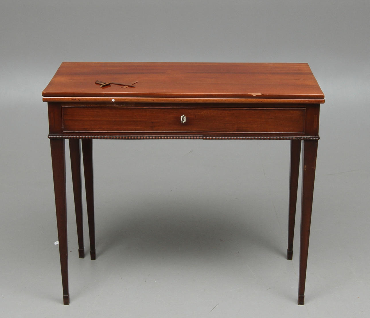 SPELBORD, sengustavianskt, omkring 1800.