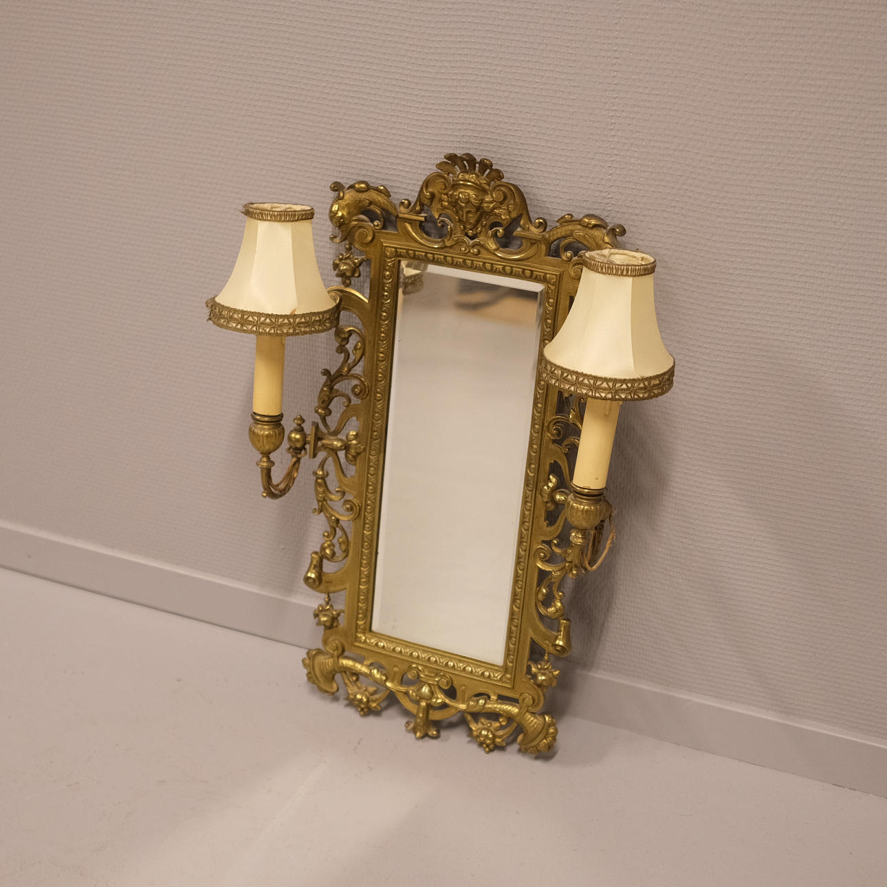 MIRROR SCONCE, BRASS.