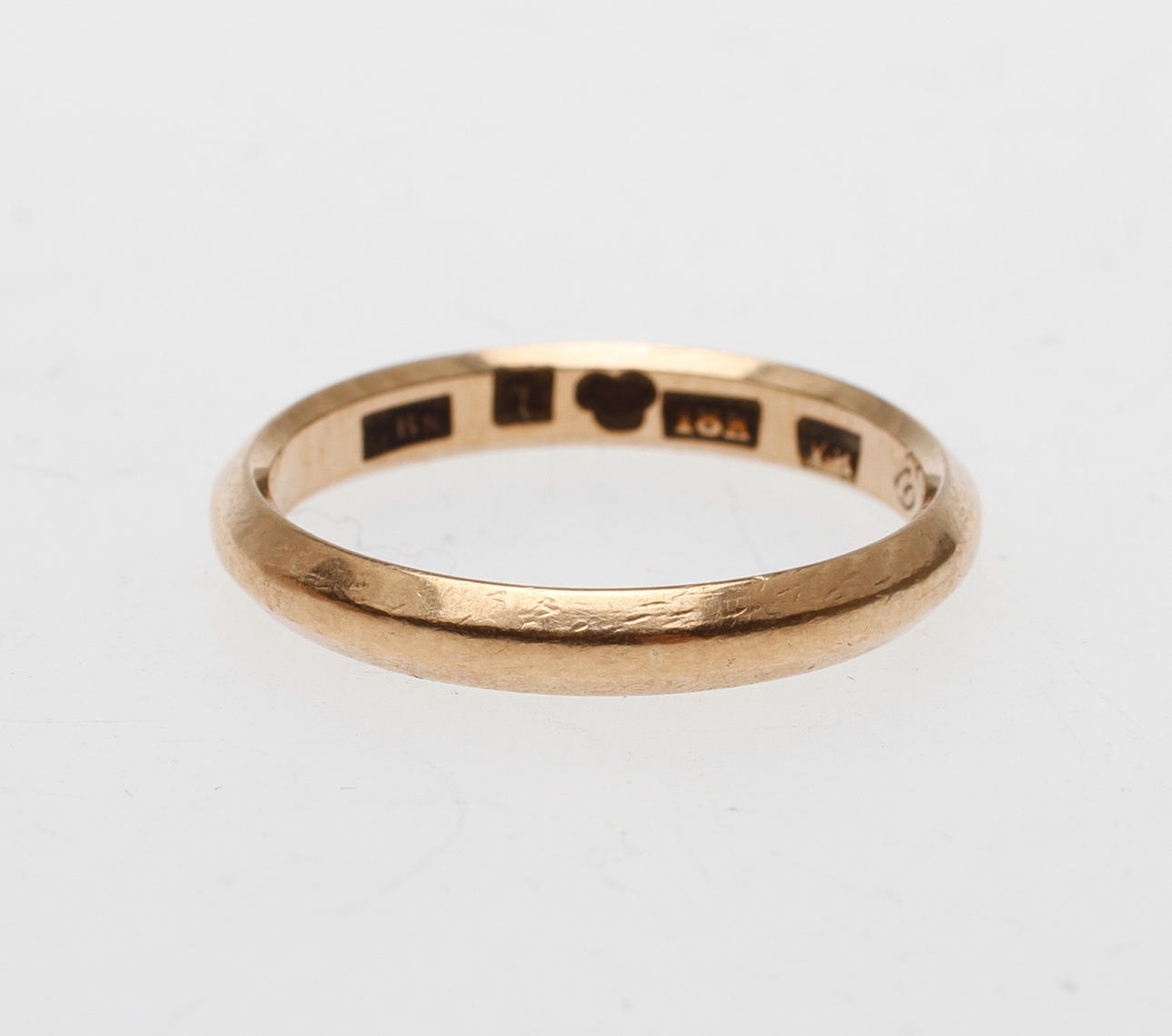 RING, 18k guld, vikt ca 3,6 gr.