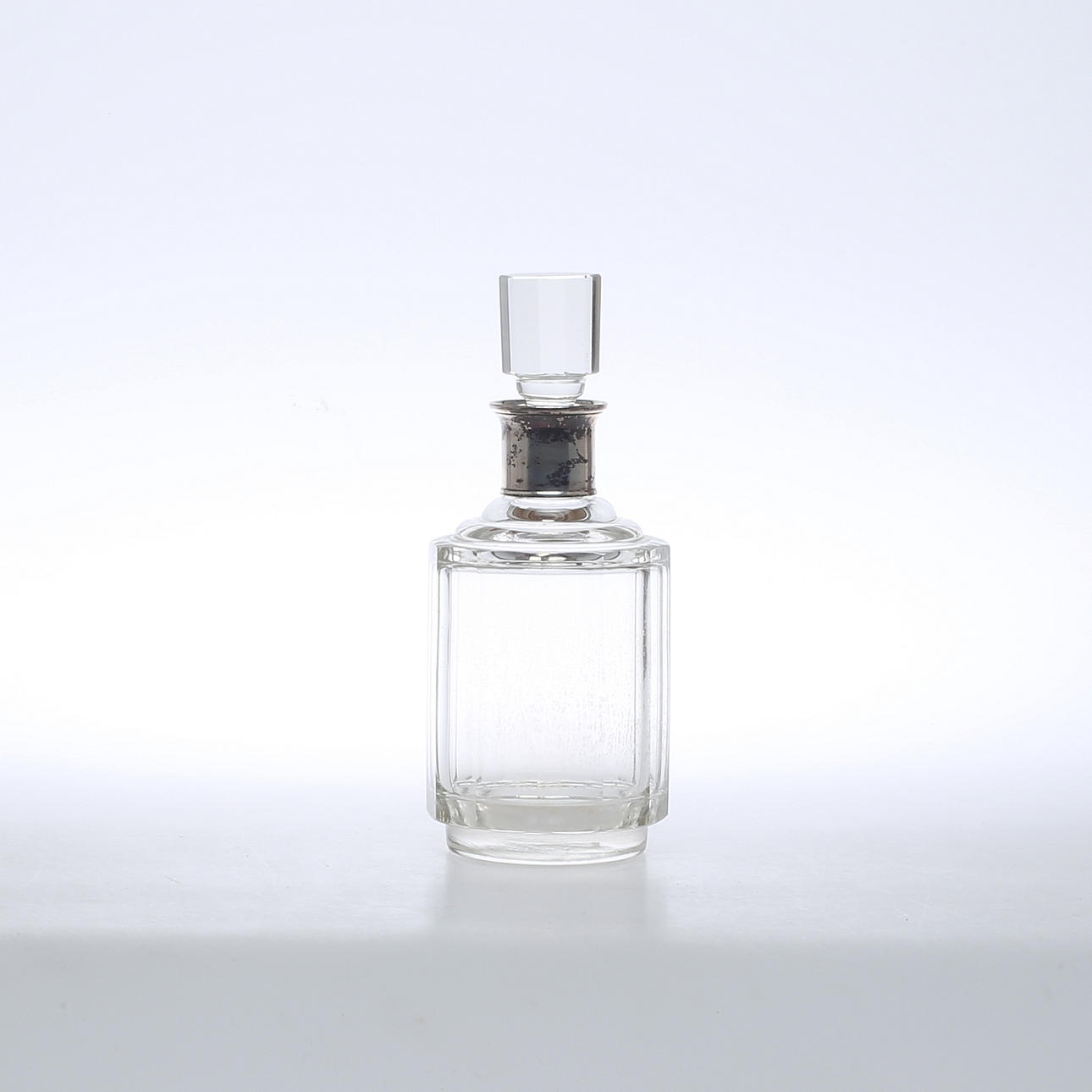 KARAFF, glas med silverinfattning assaystämplad Johannes Siggaard, Denmark, 1944.