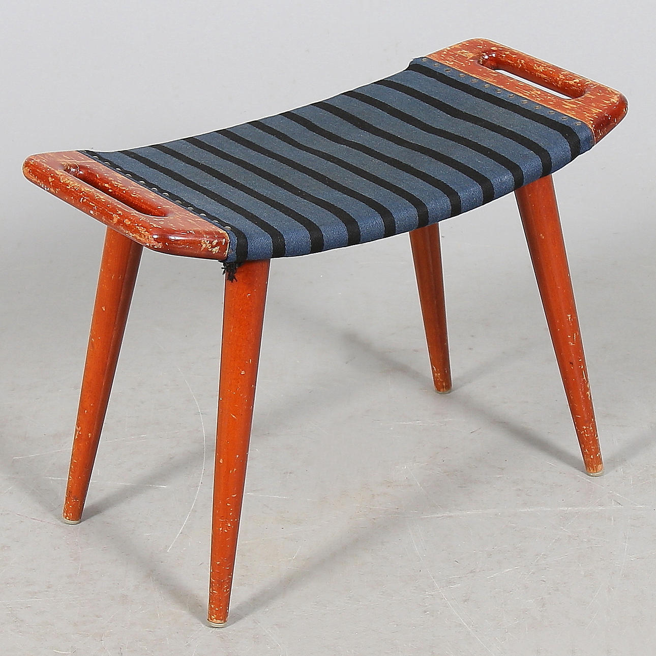 PALL, teak, tillskriven Hans J Wegner. 1900-talets mitt.