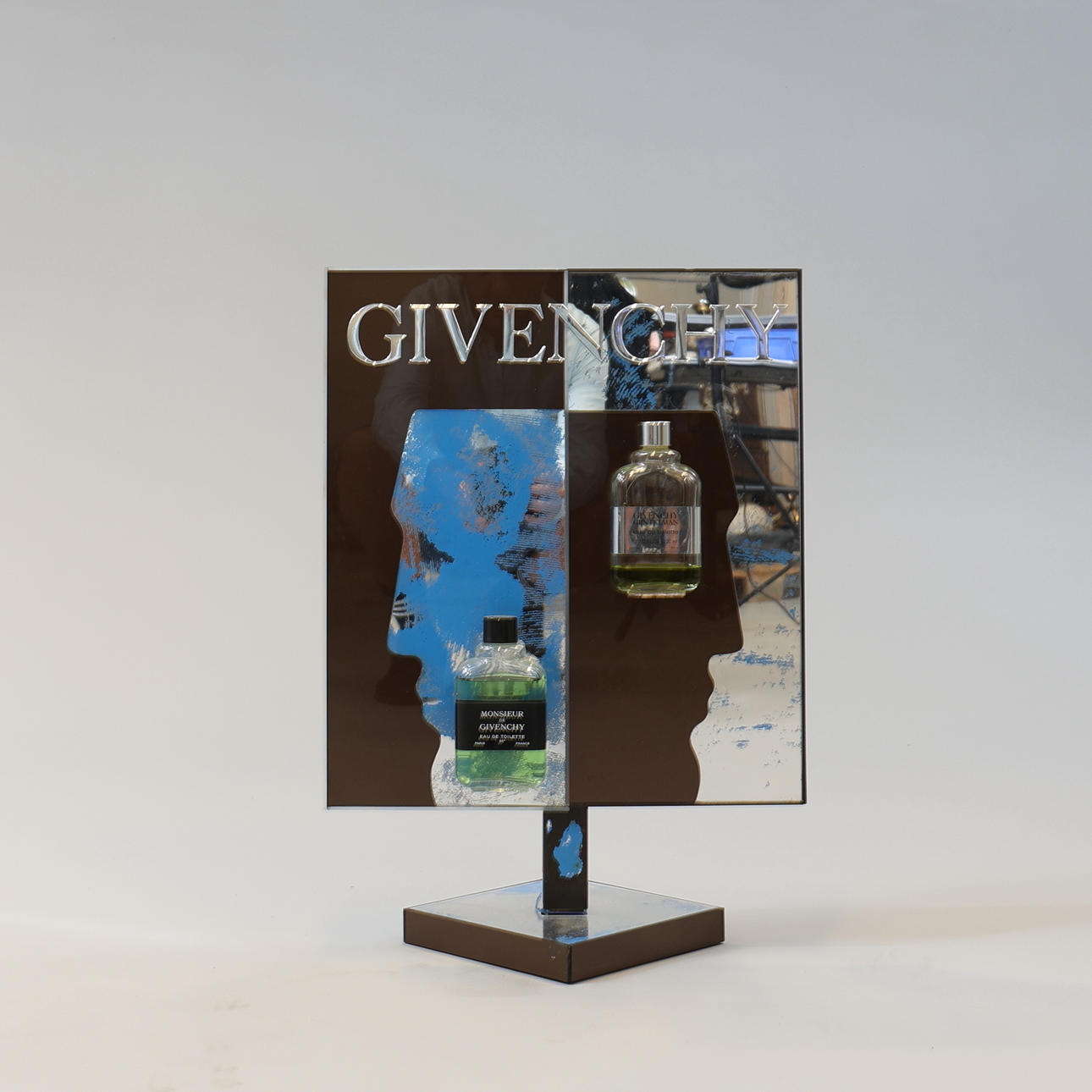 PERFUME DISPLAY, Givenchy.