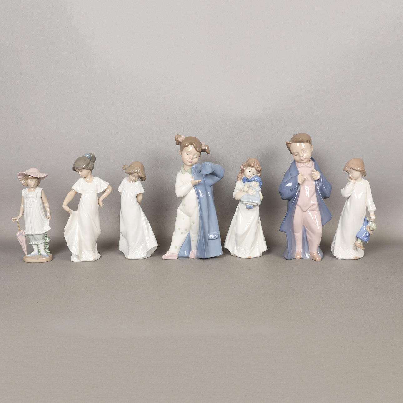 A SELECTION OF NAO FIGURES (7).