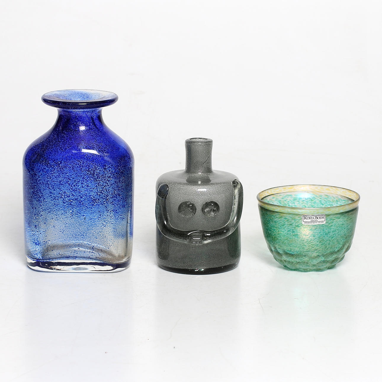 VAS, SKÅL, samt KARAFF, glas, bla. Bertil Vallien, 1900-tal.