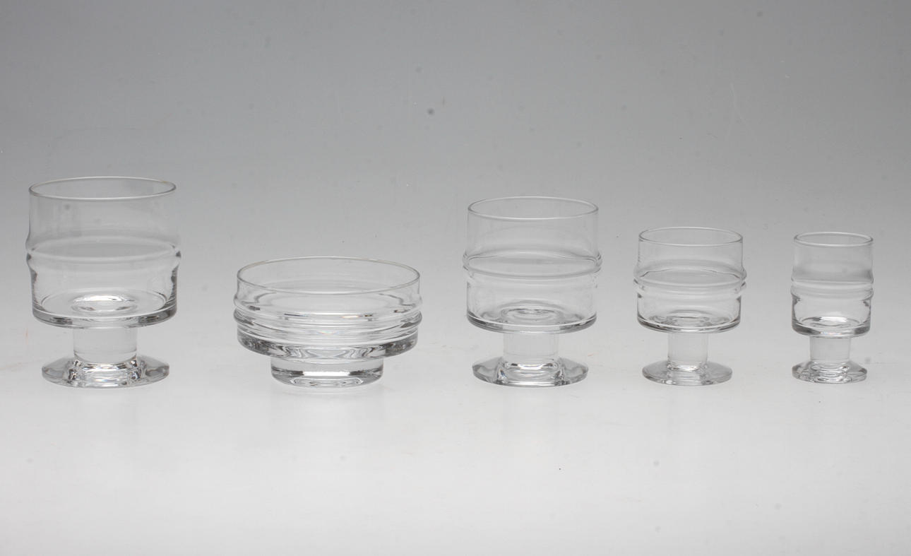 SERVISDELAR, glas, 55 delar, "Droppring", Timo Sarpaneva, Iittala, 1900-talets andra hälft.