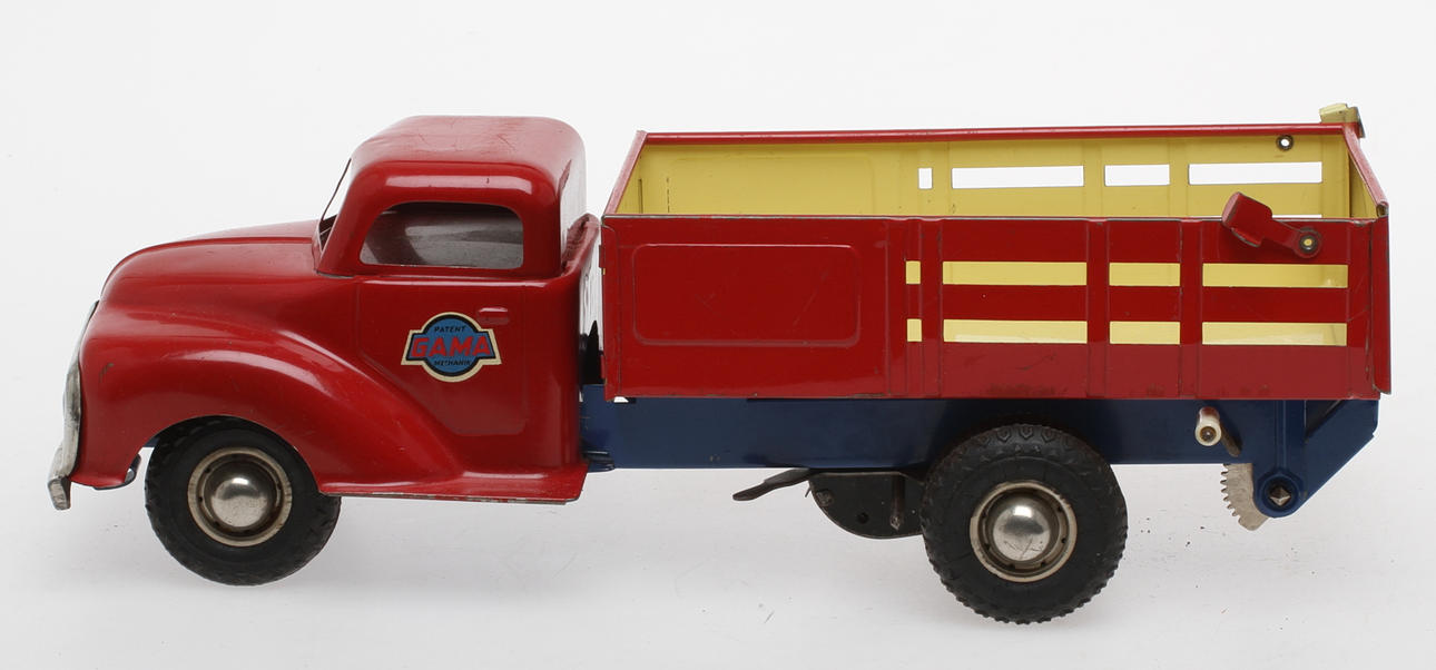 PLÅTBIL GAMA 255 röd, med lastfunktion, urverk.