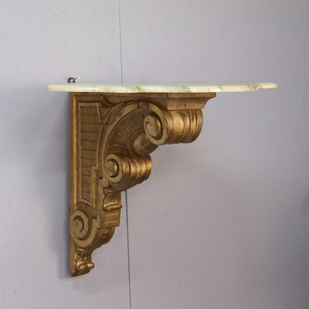 WALL CONSOLE / CORNER SHELF, 19th/20th century.