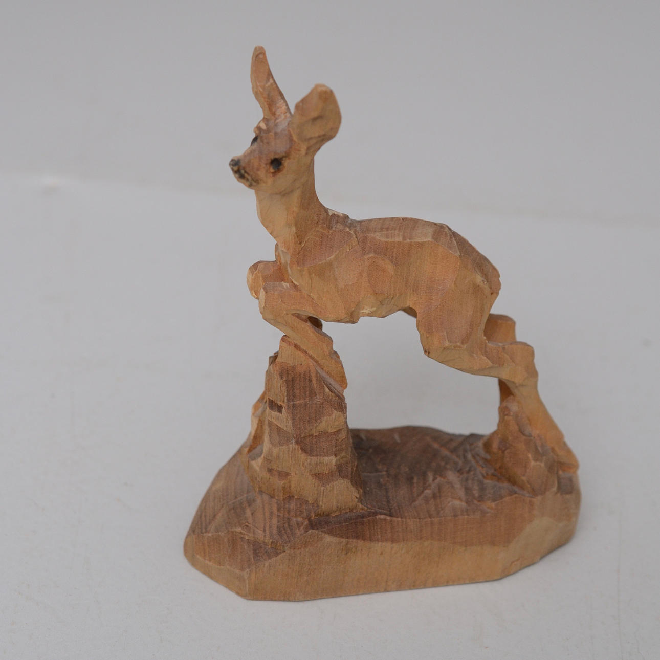 ERIK REIMHULT. HOPPANDE RÅDJUR.