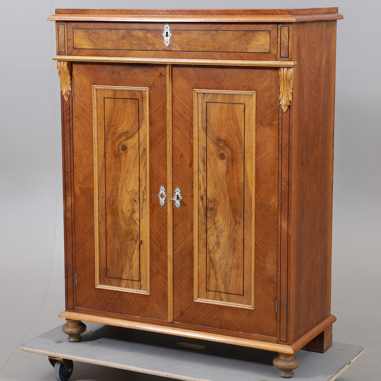 SIDEBOARD, 19th/20th century.