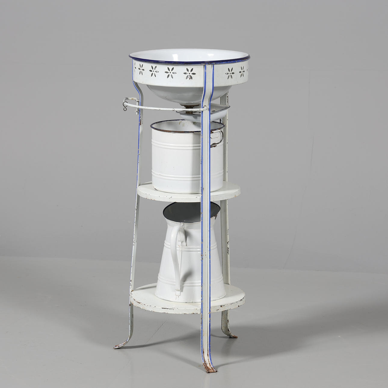 WASHSTAND, with accessories, Enamel.