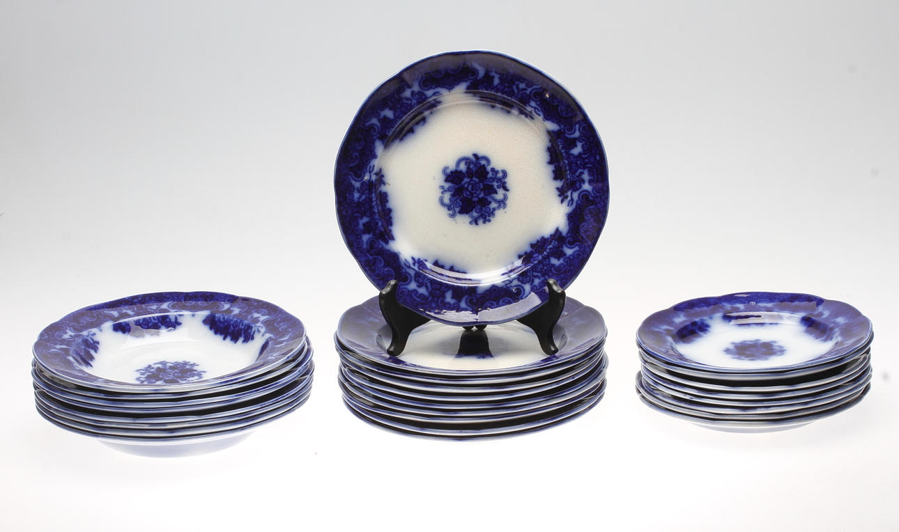 SERVISDELAR, flintgods. 26 delar. Flytande blått, Gustafsberg.