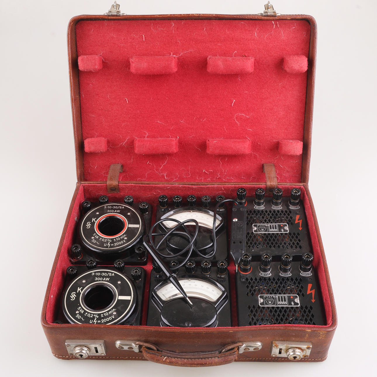 MEASURING INSTRUMENTS in CASE, 8 pieces, 20th century.