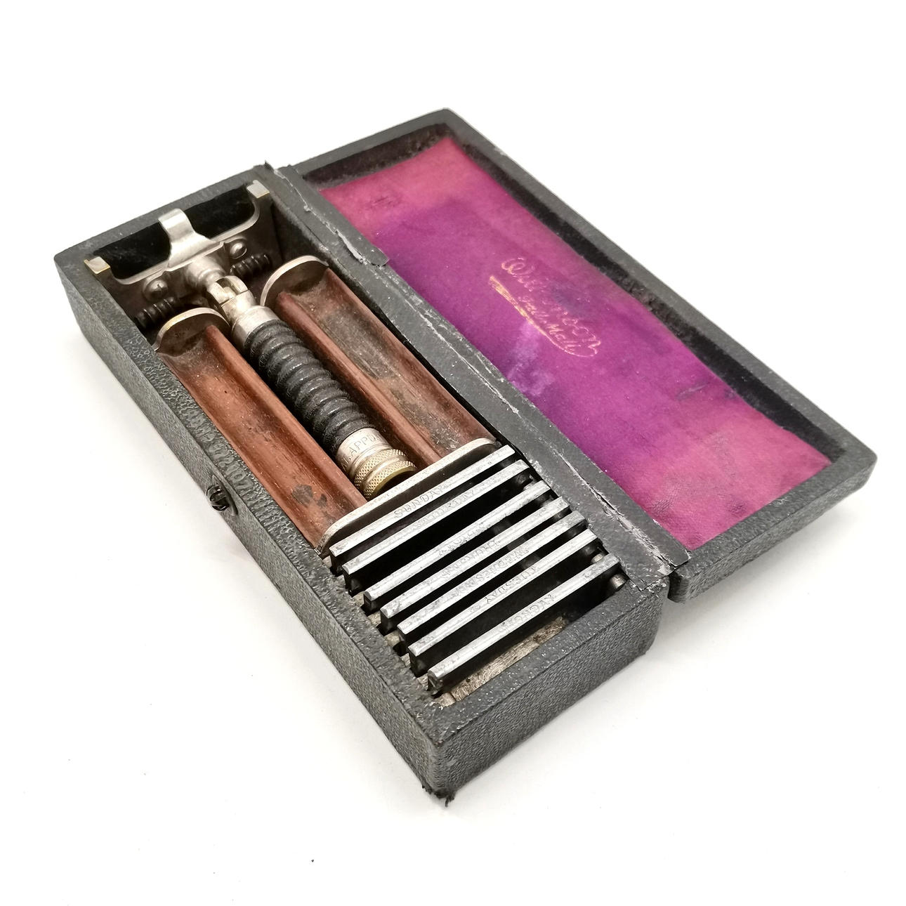 WILKINSON (PALL MALL) BOXED 7 DAY RAZOR SET.