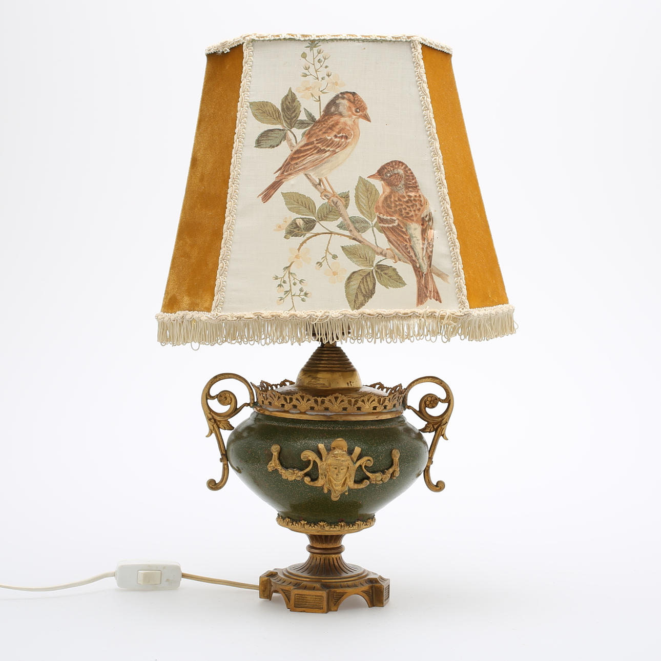 BORDSLAMPA, metall med mässingsdetaljer, empirstil, 1900-talets första hälft.