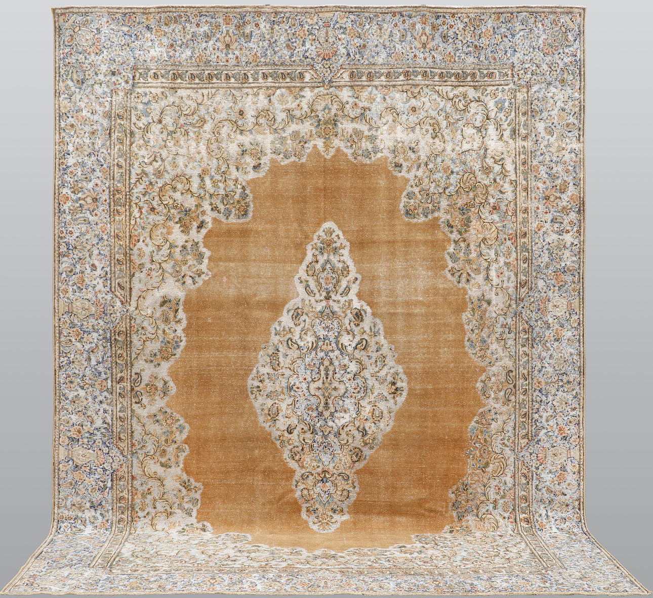 CARPET. Vintage, 358 x 270 cm.
