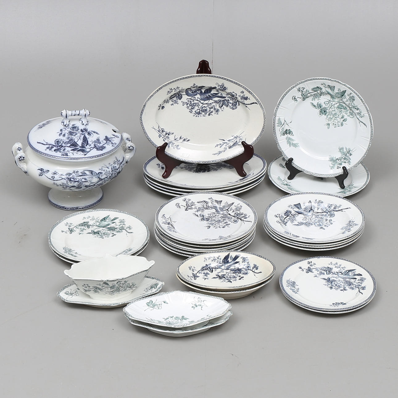 SERVISDELAR, 27 st, porslin, "Wexiö", Gustafsberg.