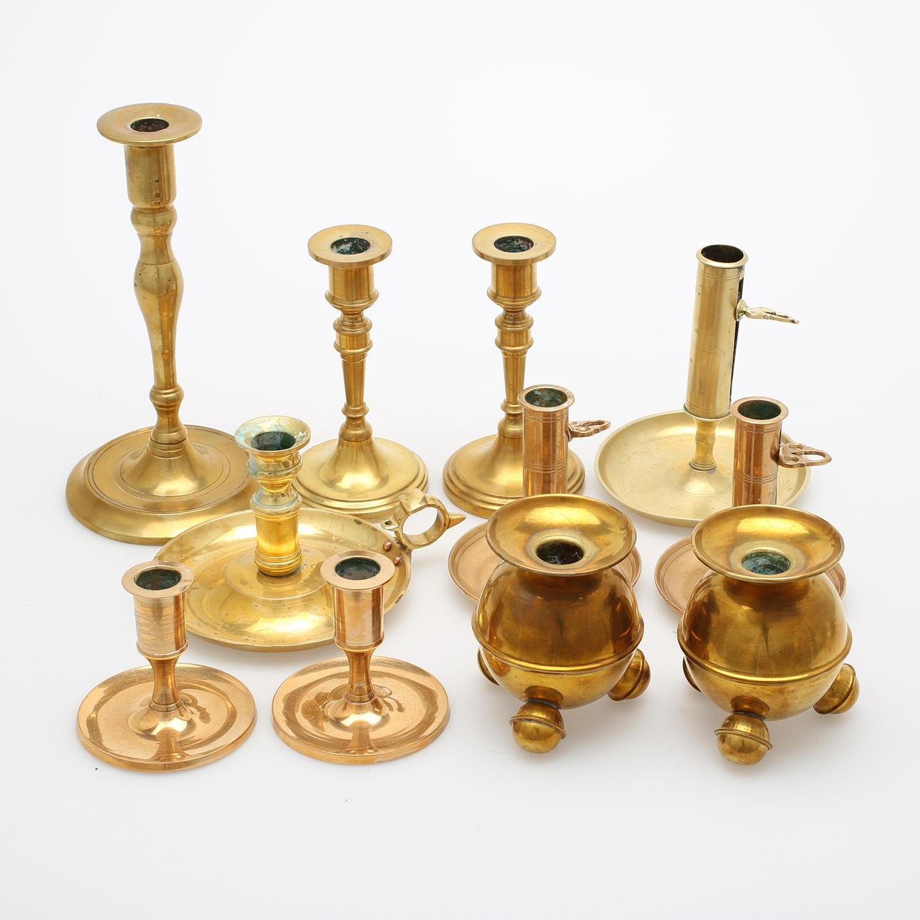 LJUSSTAKAR, 11 st, mässing, malm, 1800/1900-tal.