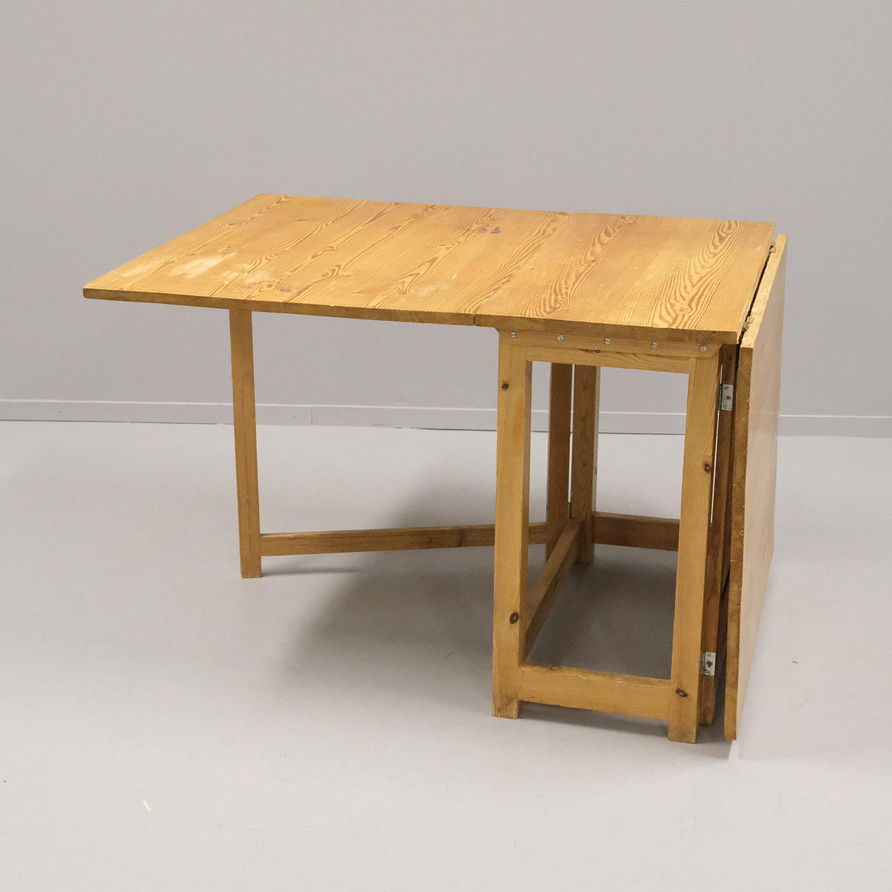 DROP-LEAF TABLE, PINE, 20TH CENTURY.