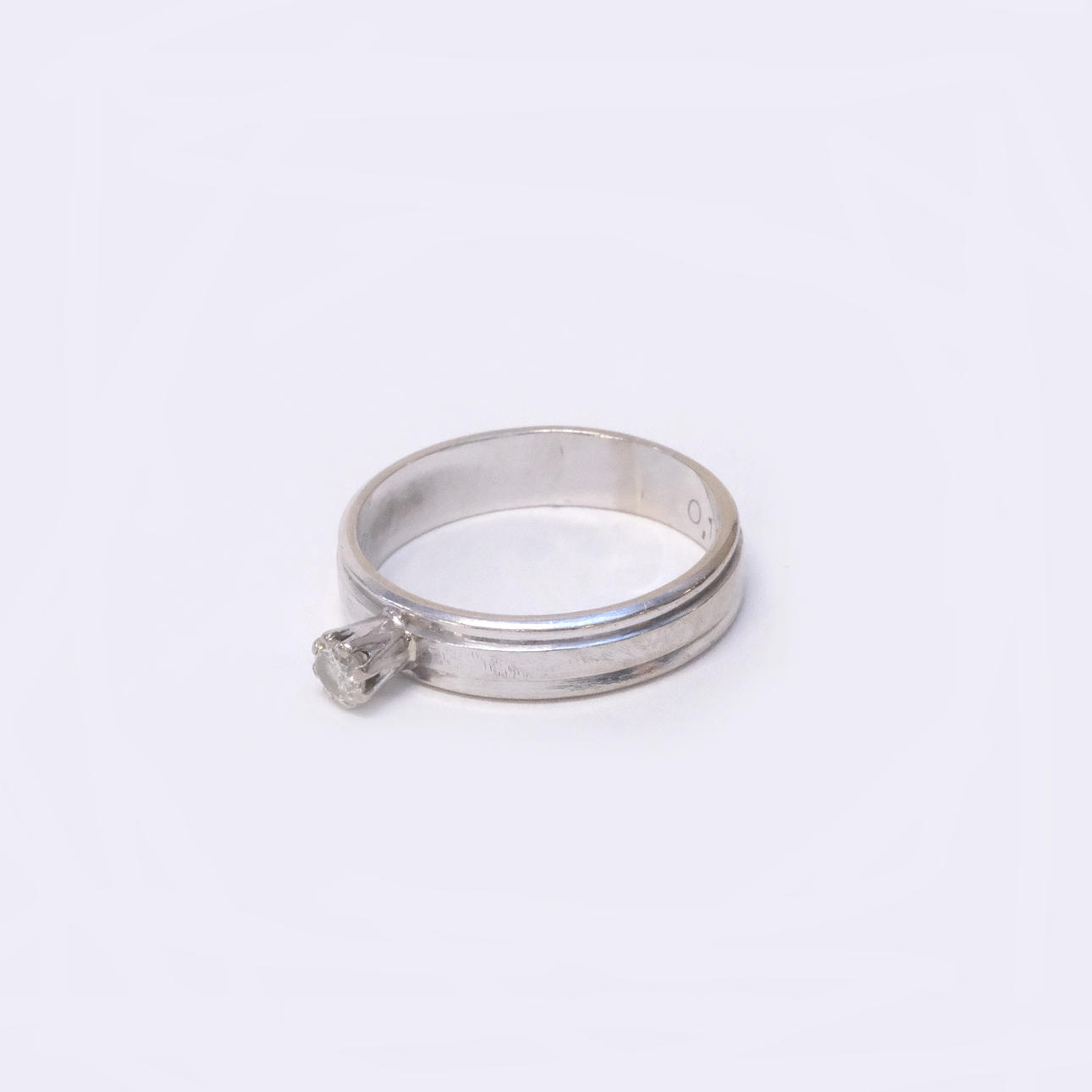 RING WITH DIAMOND, 0.16CT, 18K WHITE GOLD.