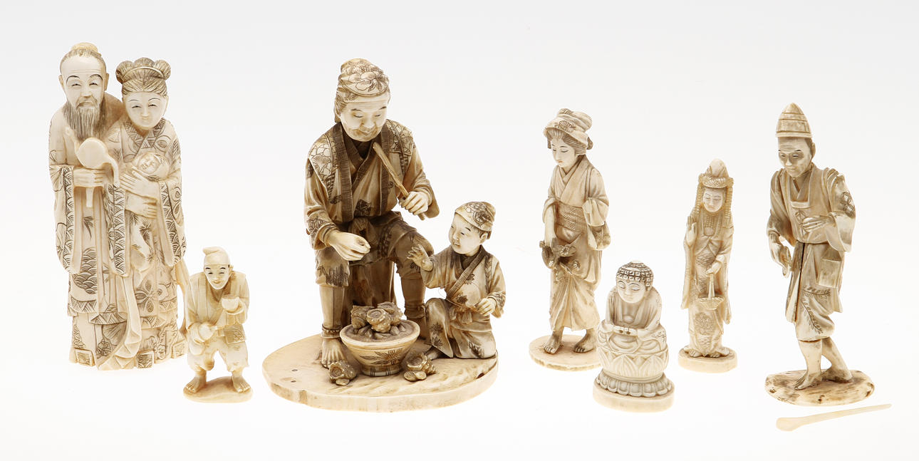 FIGURINER, 7 st, ben, Japan, sekelskiftet 1800/1900-tal.