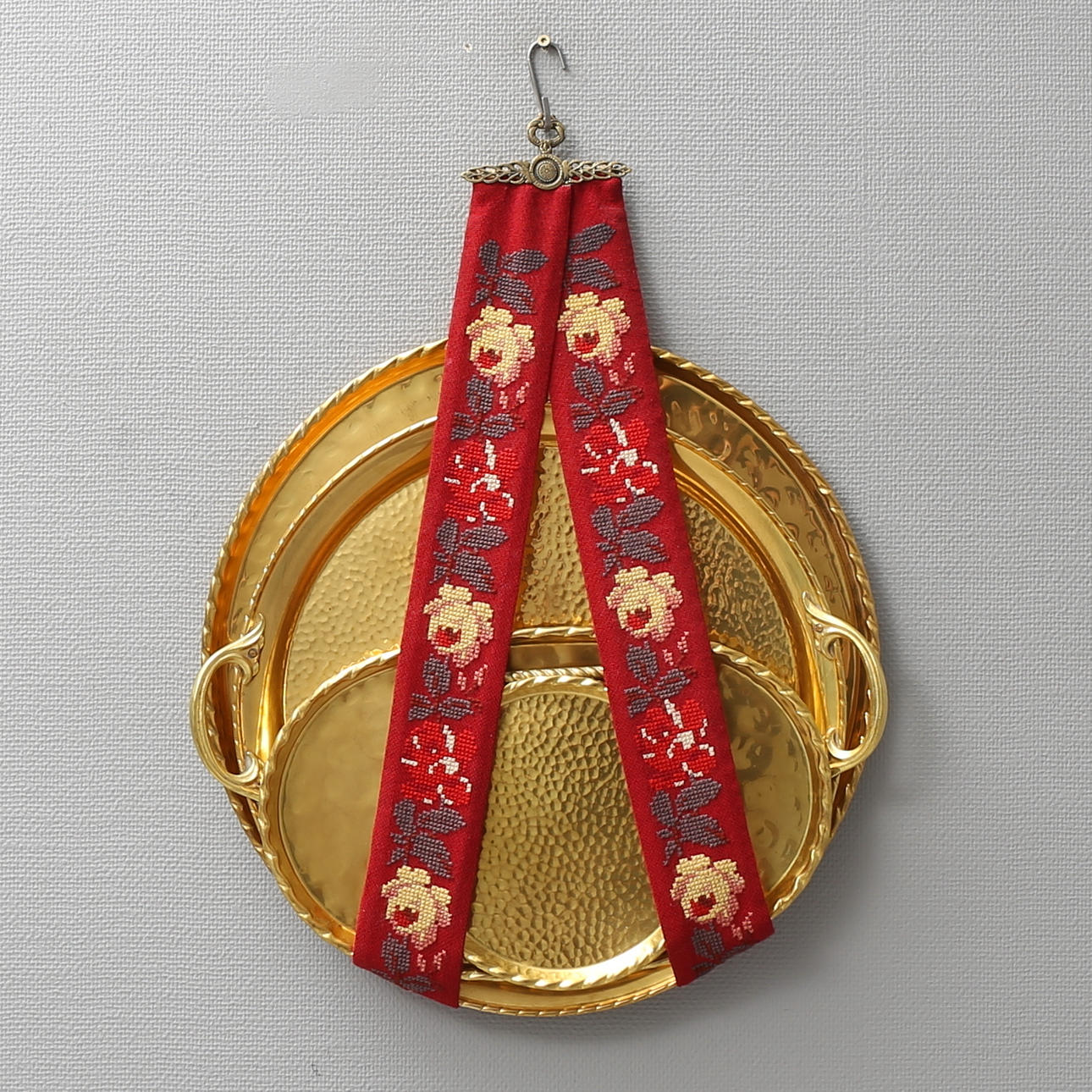 BRICKOR, 5 st, mässing samt BRICKHÅLLARE, broderad.