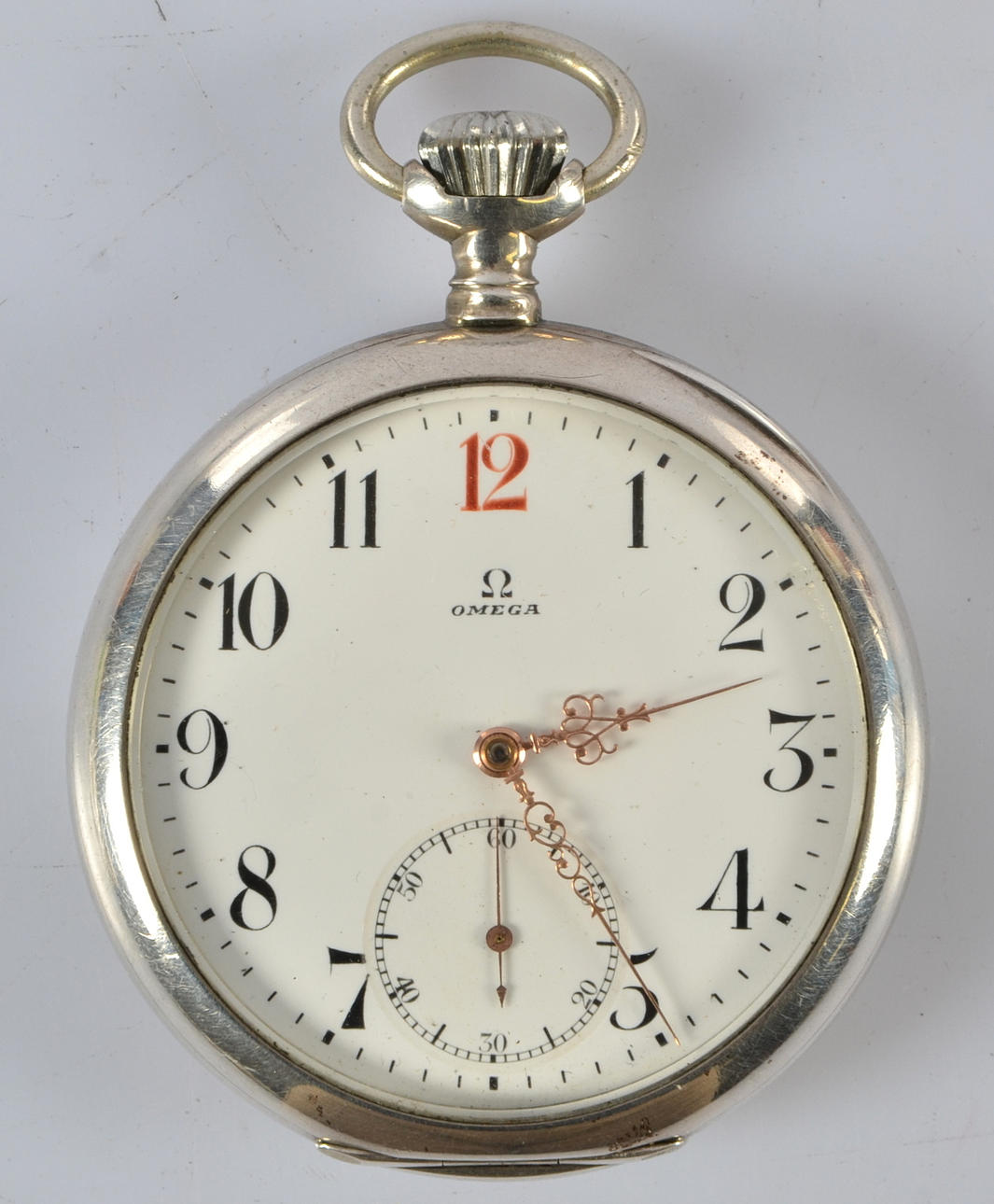 FICKUR, Omega, röd tolva med motiv, Silver.