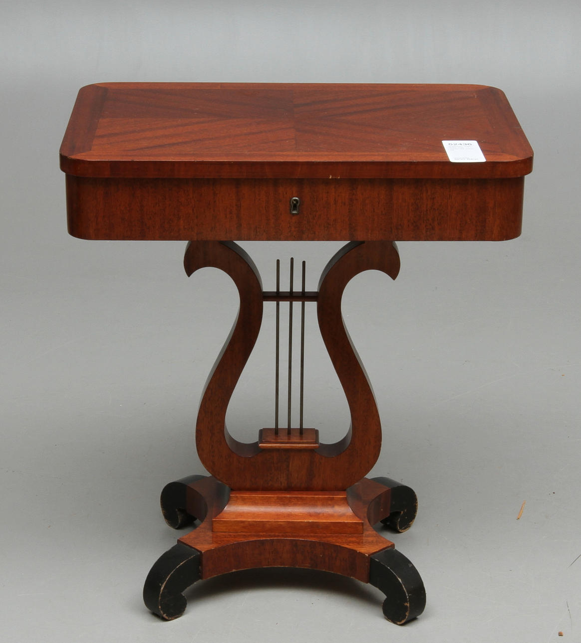 SYBORD, med lyrfot, Karl Johan-stil, 1900-tal.