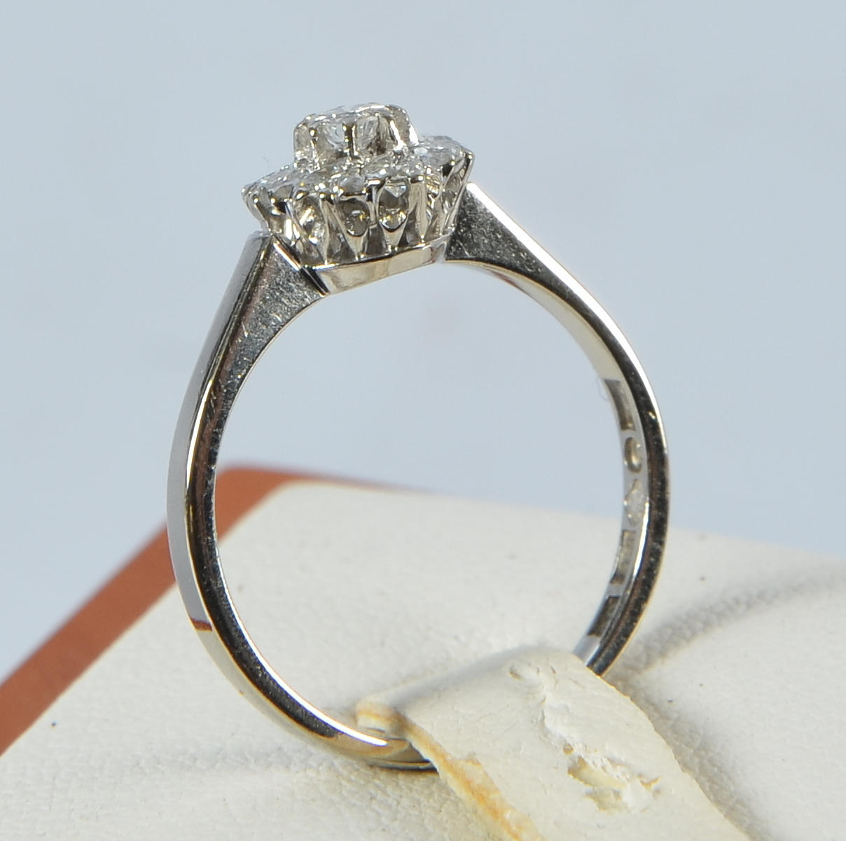 DIAMANTRING, Carmosé 18K vitguld, totalt 0,37ct, Stockholm, 1964.