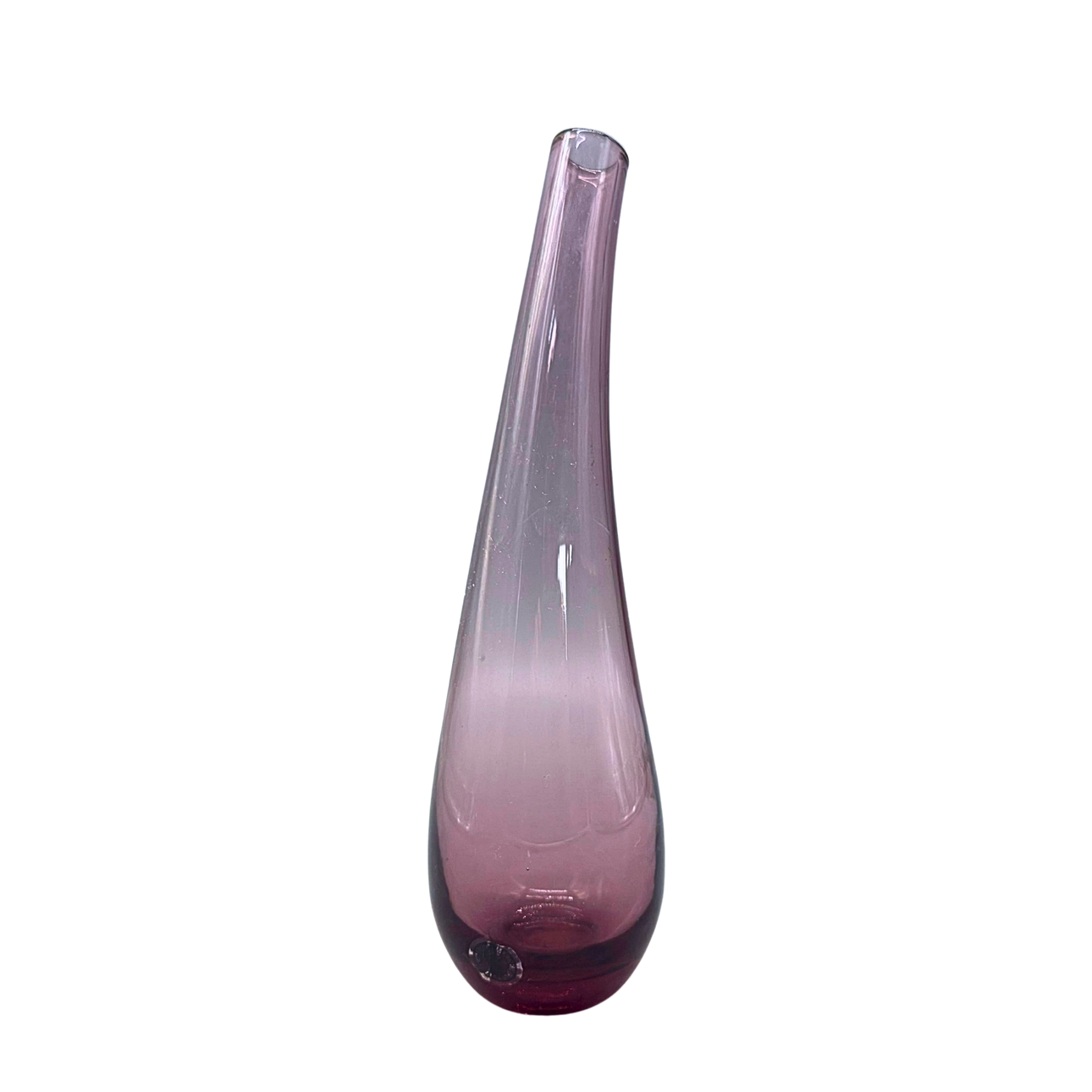 HANDMADE GLASS VASE IN PURPLE.