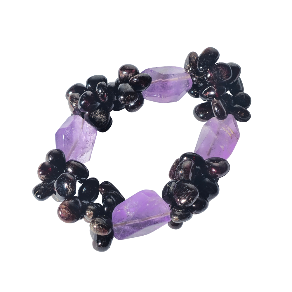 Elastic bracelet with quartz.