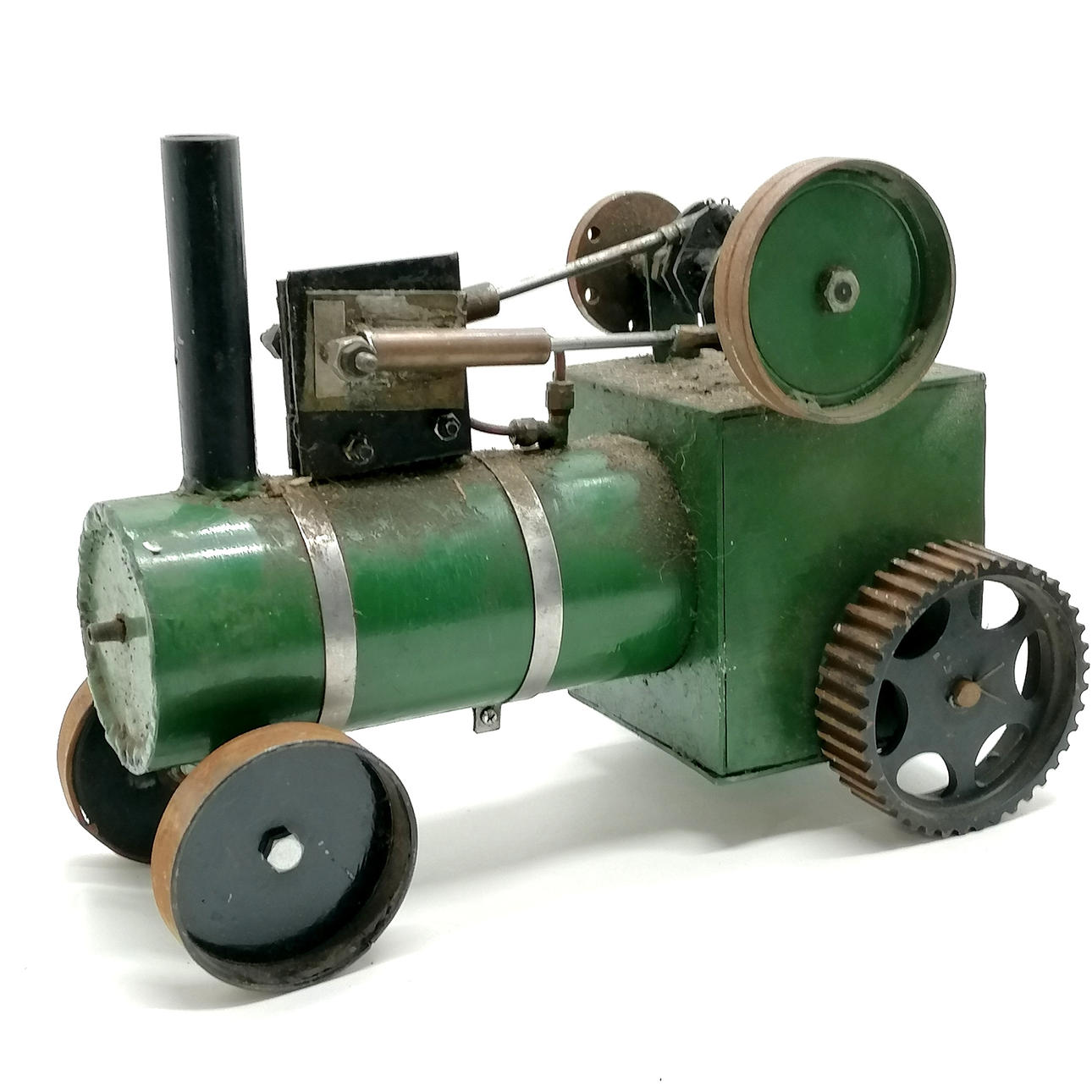 SCRATCH BUILT MODEL OF A TRACTION ENGINE.