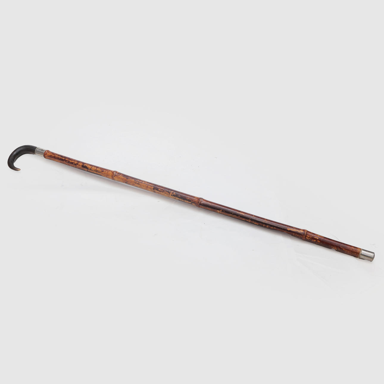 WALKING STICK, with extendable measuring rod for measuring horse height. Also functions as a walking stick.
