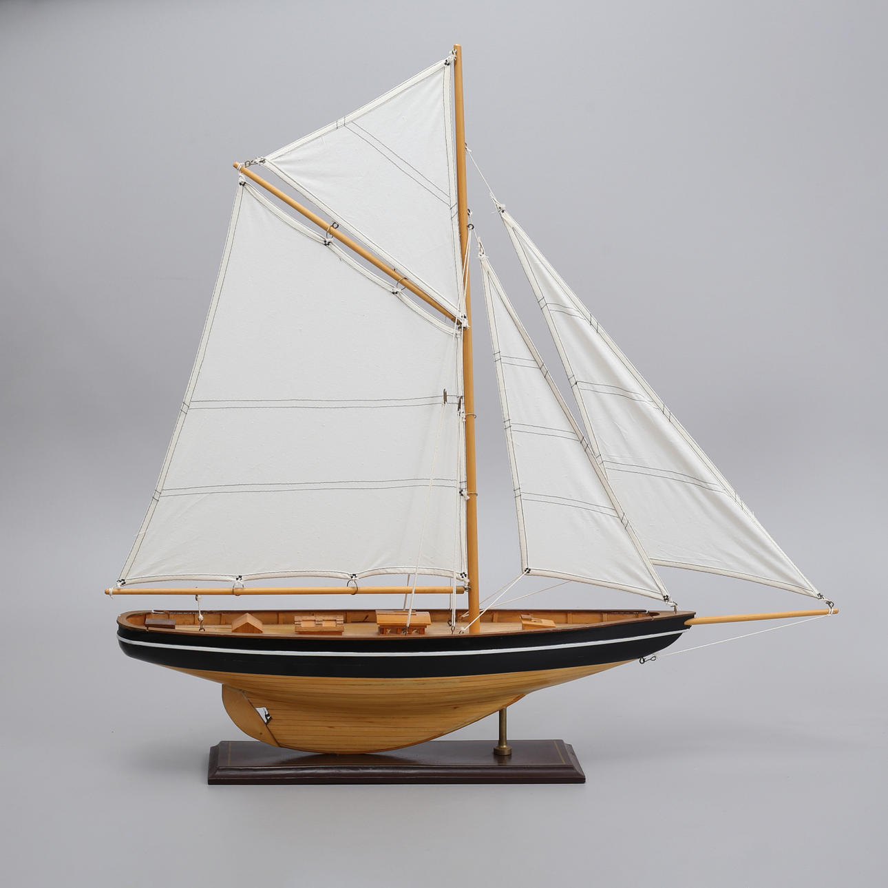 MODEL BOAT, sailing boat.