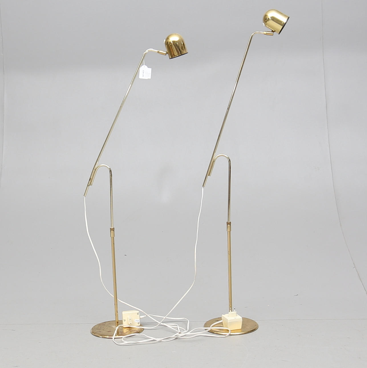 GOLVLAMPOR, 2 st, mässing, Fagerhults, 1900-talets andra hälft.