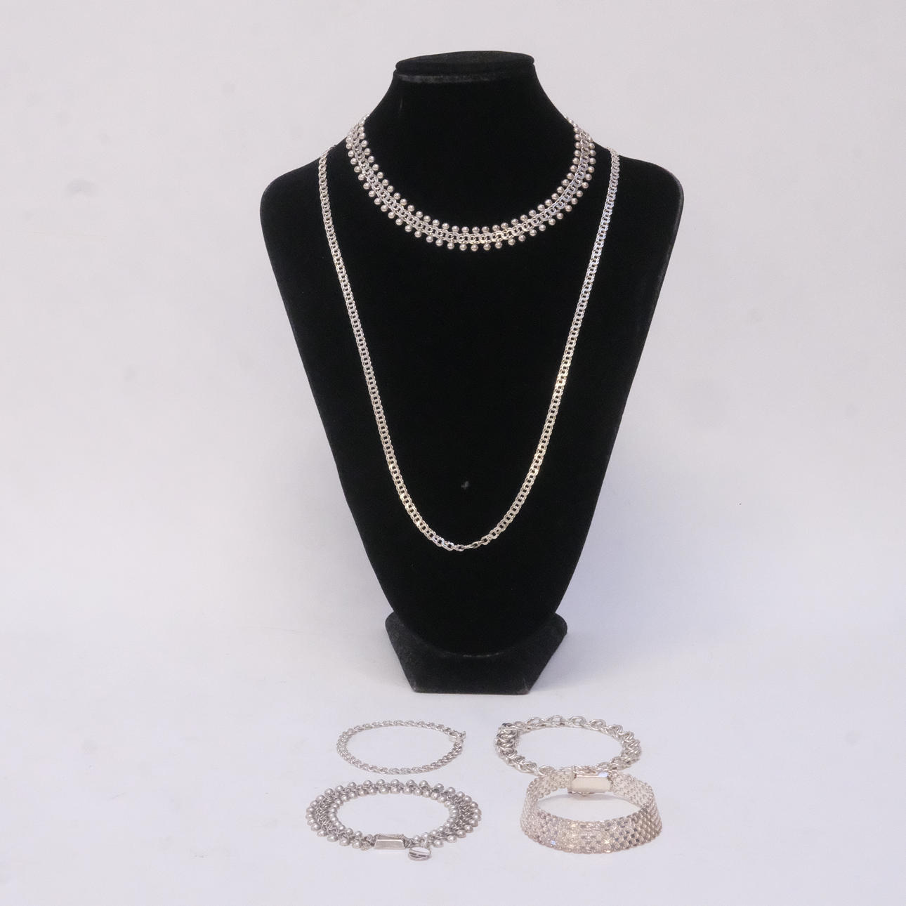 JEWELLERY, SILVER, SIX PIECES.