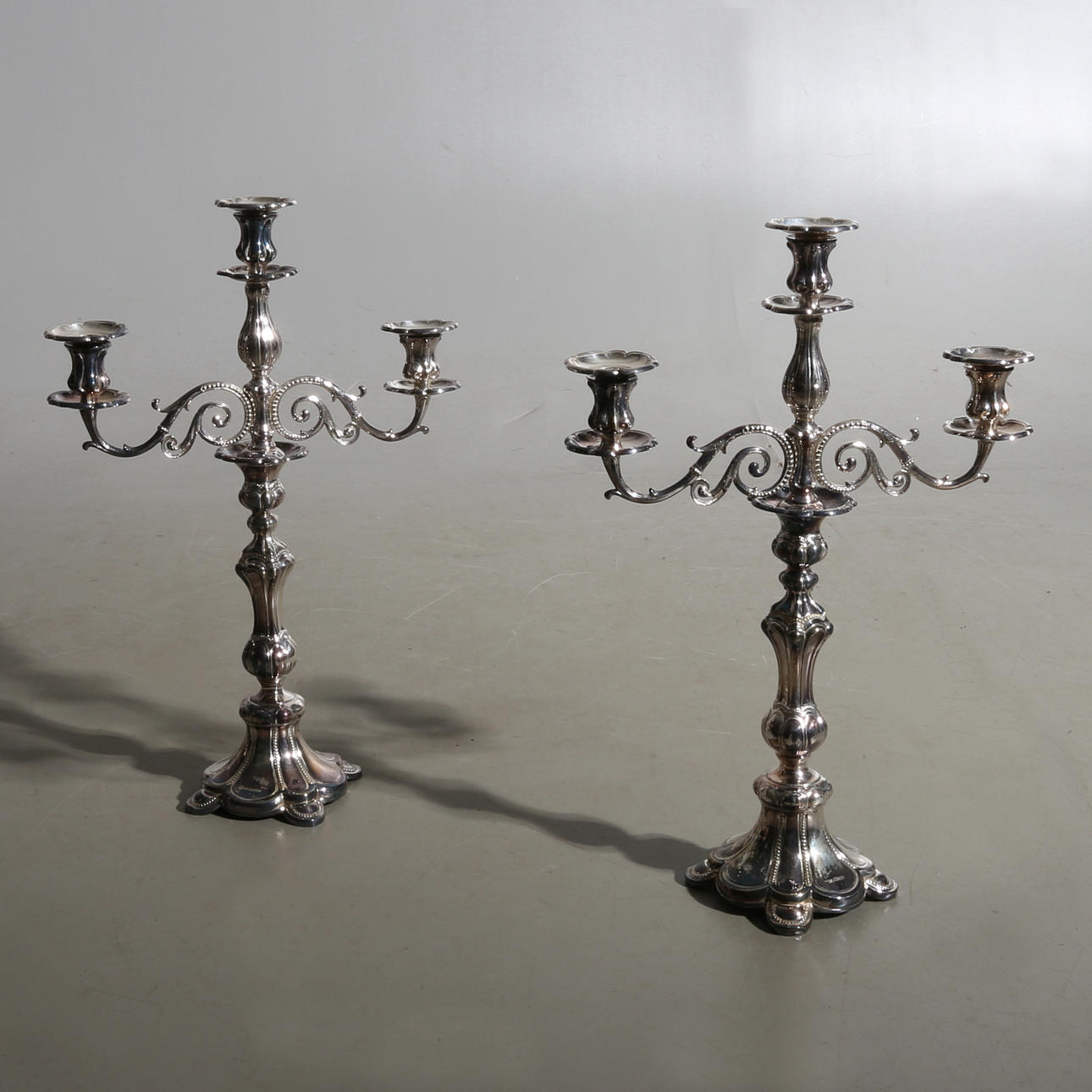 KANDELABRAR, 1 par, för 3 ljus vardera, nysilver, Carlström.