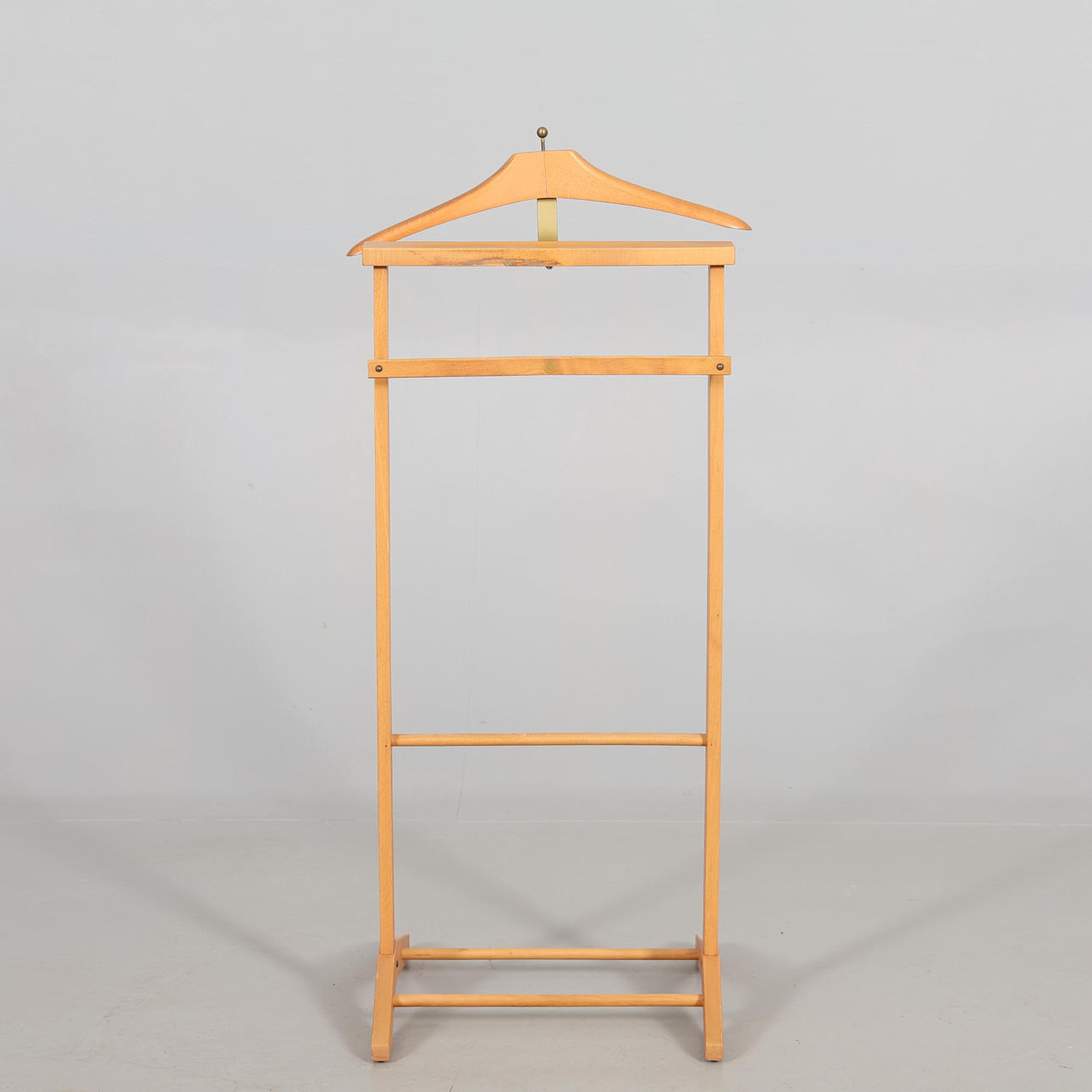 VALET STAND, Brevettato, Italy.