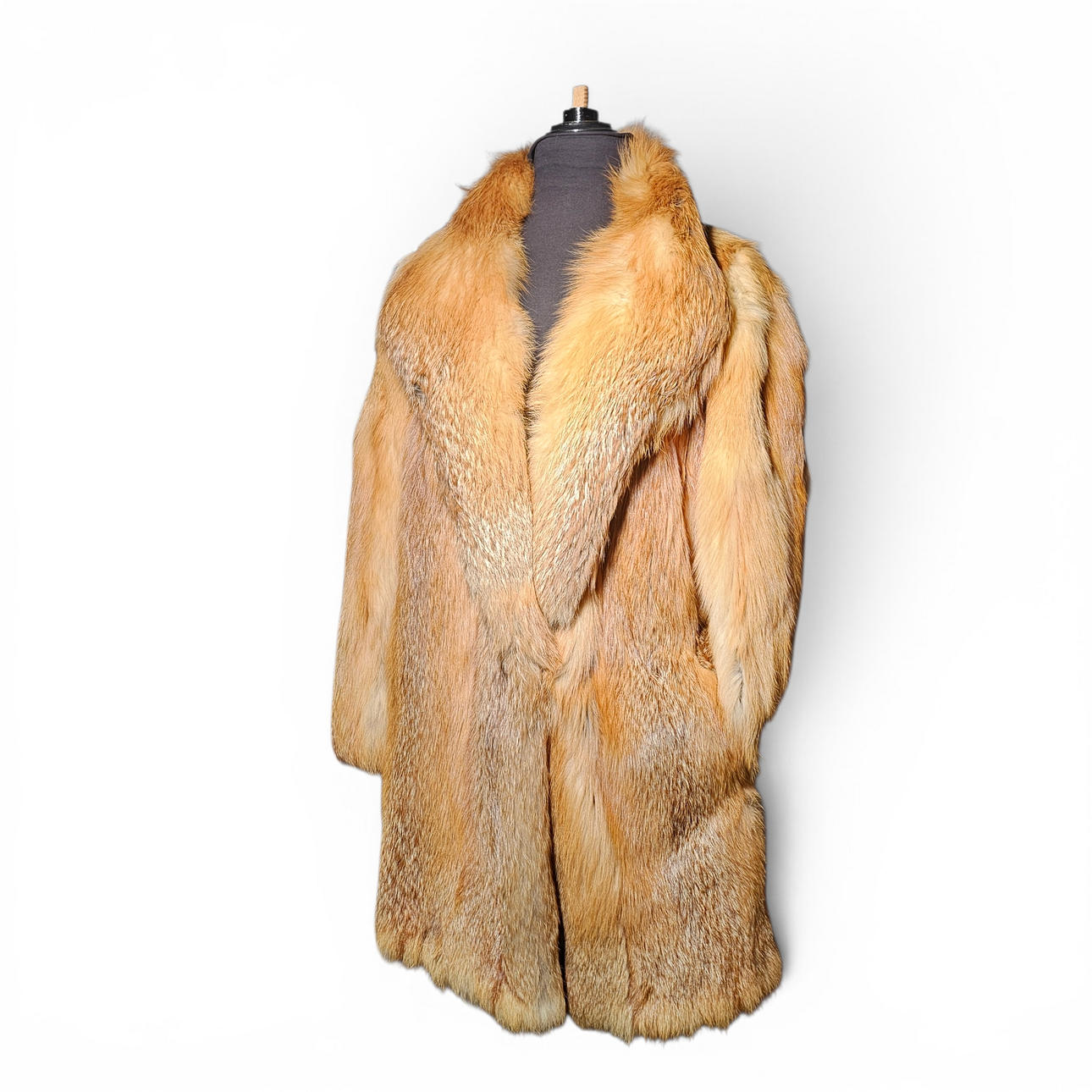 Canadian fox fur coat. Size approx. 42.