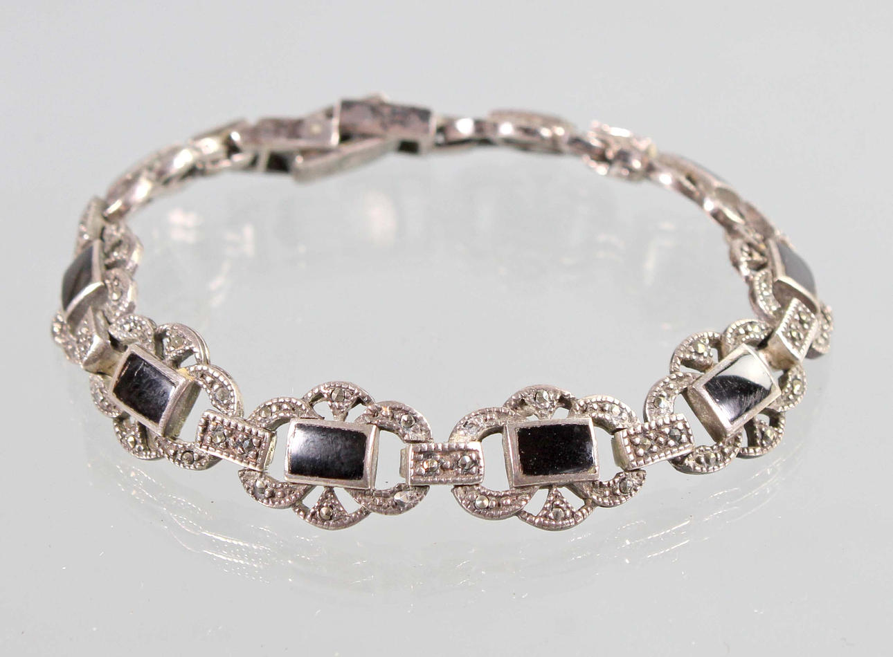 ANTIQUE ONYX BRACELET SILVER.