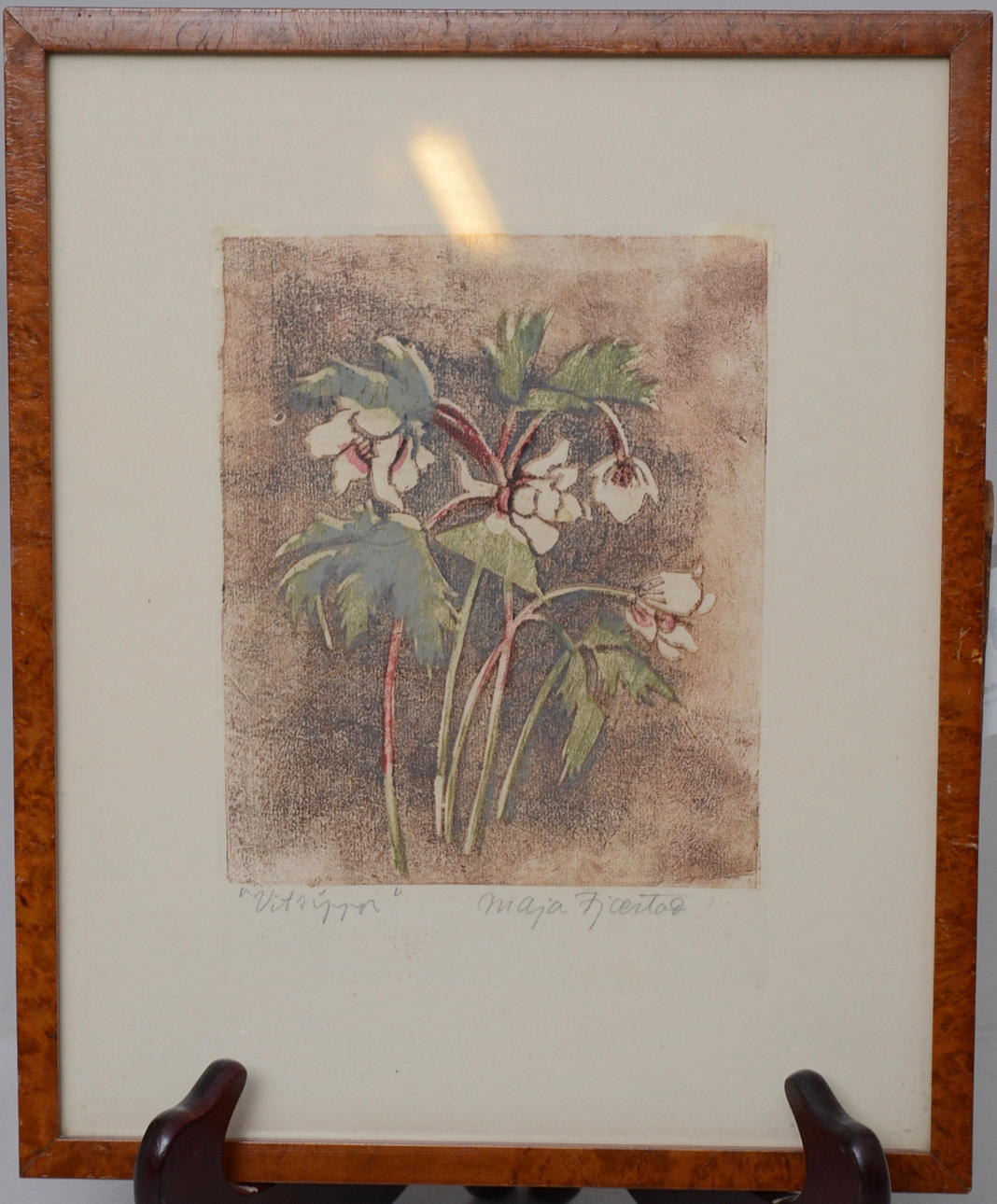 MAJA FJÆSTAD. TRÄNITT, BLOMMOR.