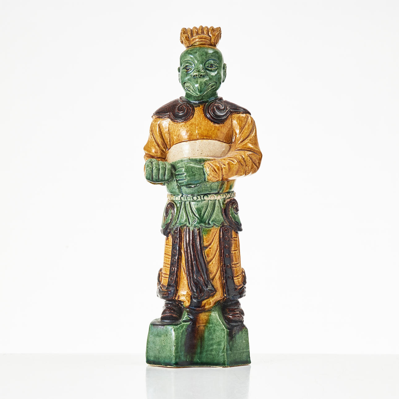 SKULPTUR, lergods, Kina, 18-/1900-tal, glaserad i sancai.