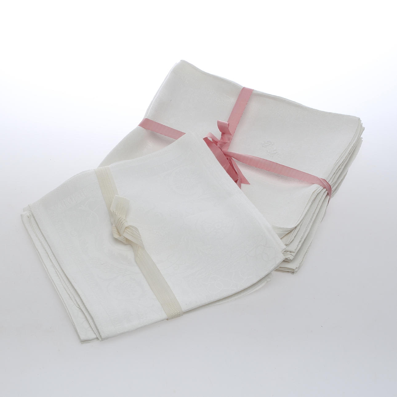 SERVETTER, 14 st, linnedamast, 1900-tal.