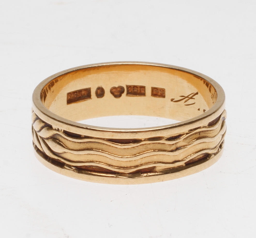 RING, guld, 18k, vikt ca. 5,7 gram.