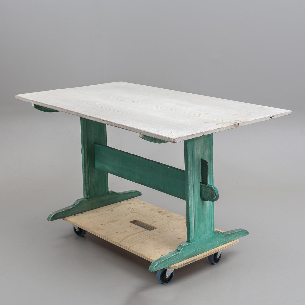 TRESTLE TABLE, folk art, 18th/19th century.